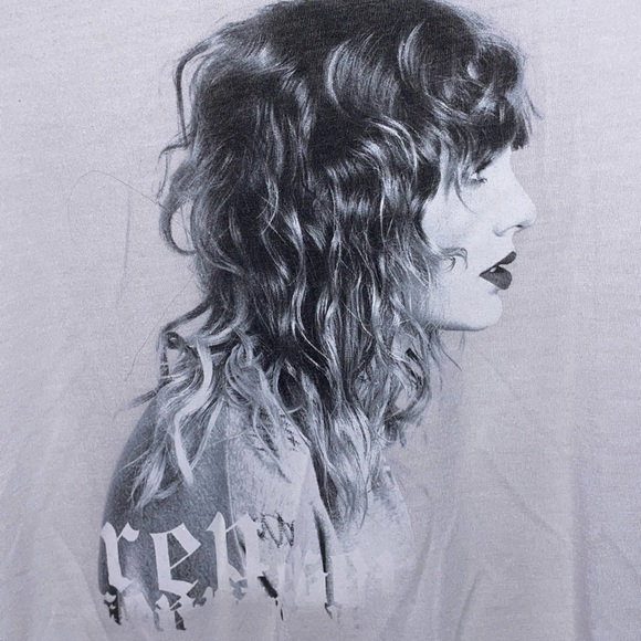 Taylor Swift Reputation Tshirt - Picture 2 of 4